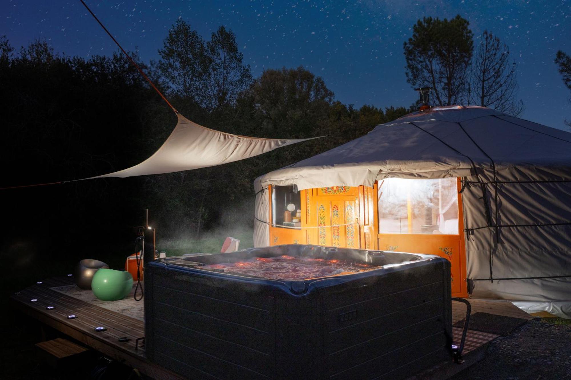 L Ost In Sensations -Hebergements Insolites Et Suites De Luxe Spa Sauna Piscine Foret Marcenais Bagian luar foto